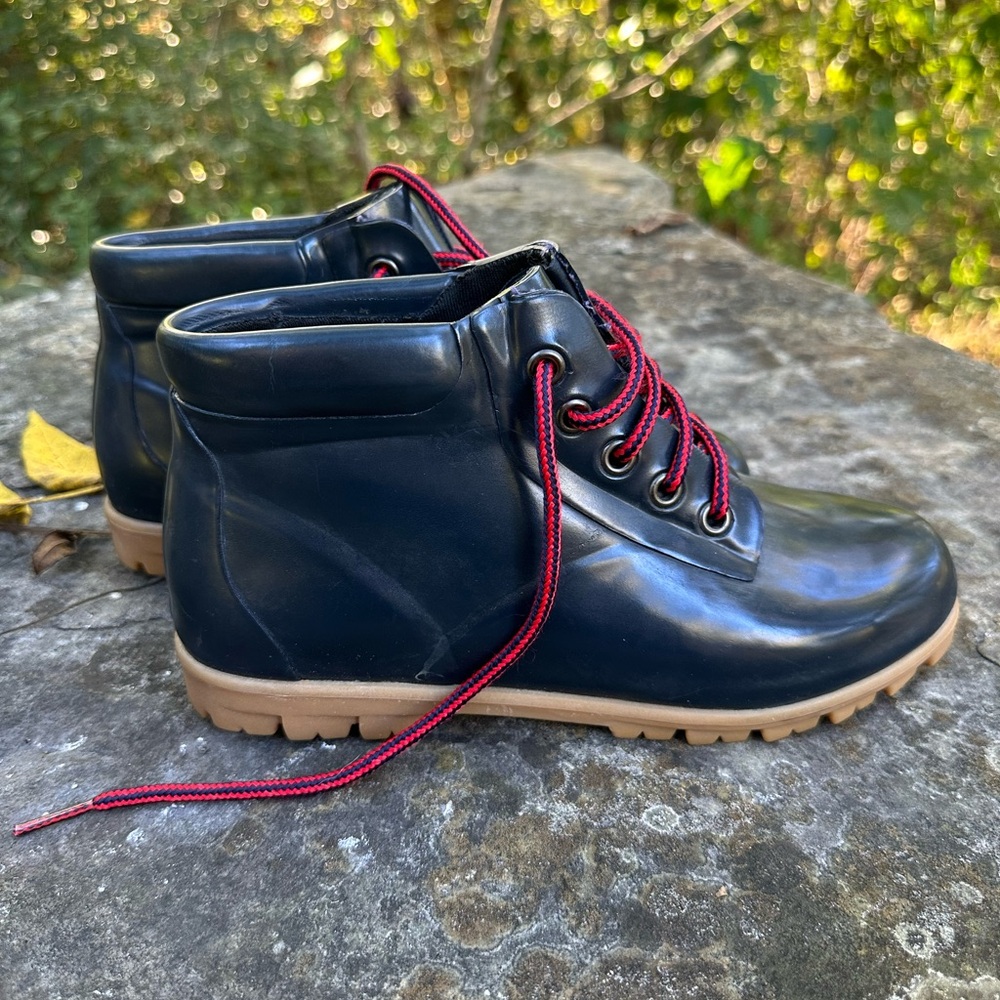 NWOB Lands End Lace Up Rain and Hike boot size 7 - Picture 3 of 8